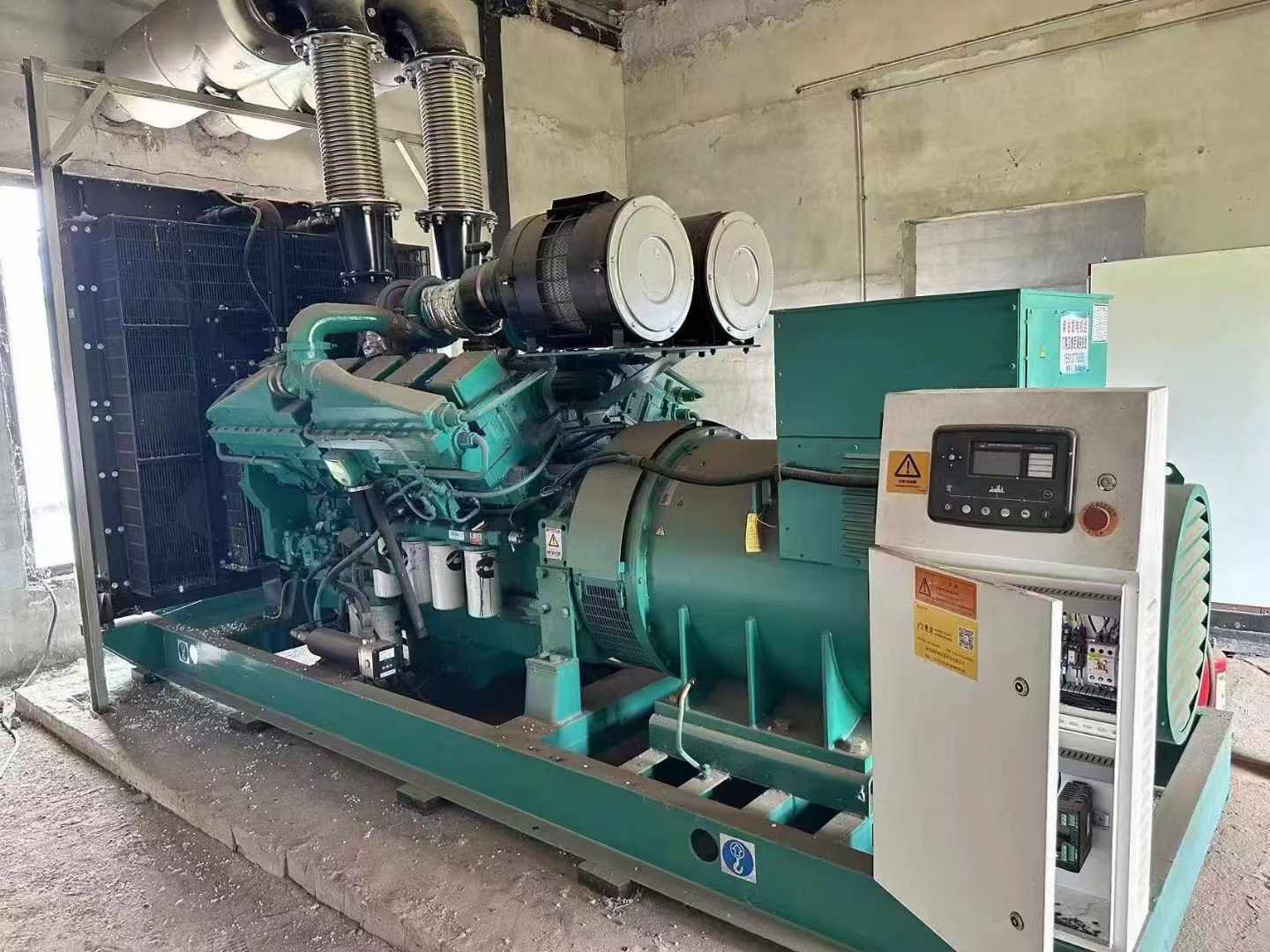 封丘无功补偿装置的性能评估需要考虑哪些因素？