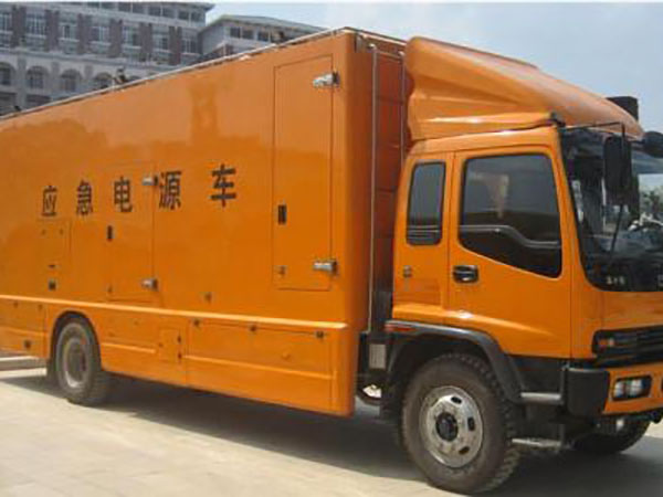 封丘冬季柴油发电机启动前，如何检查燃油系统中的积水？